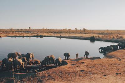 Zimbabwe, features and locations