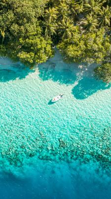 Maldives, features and locations